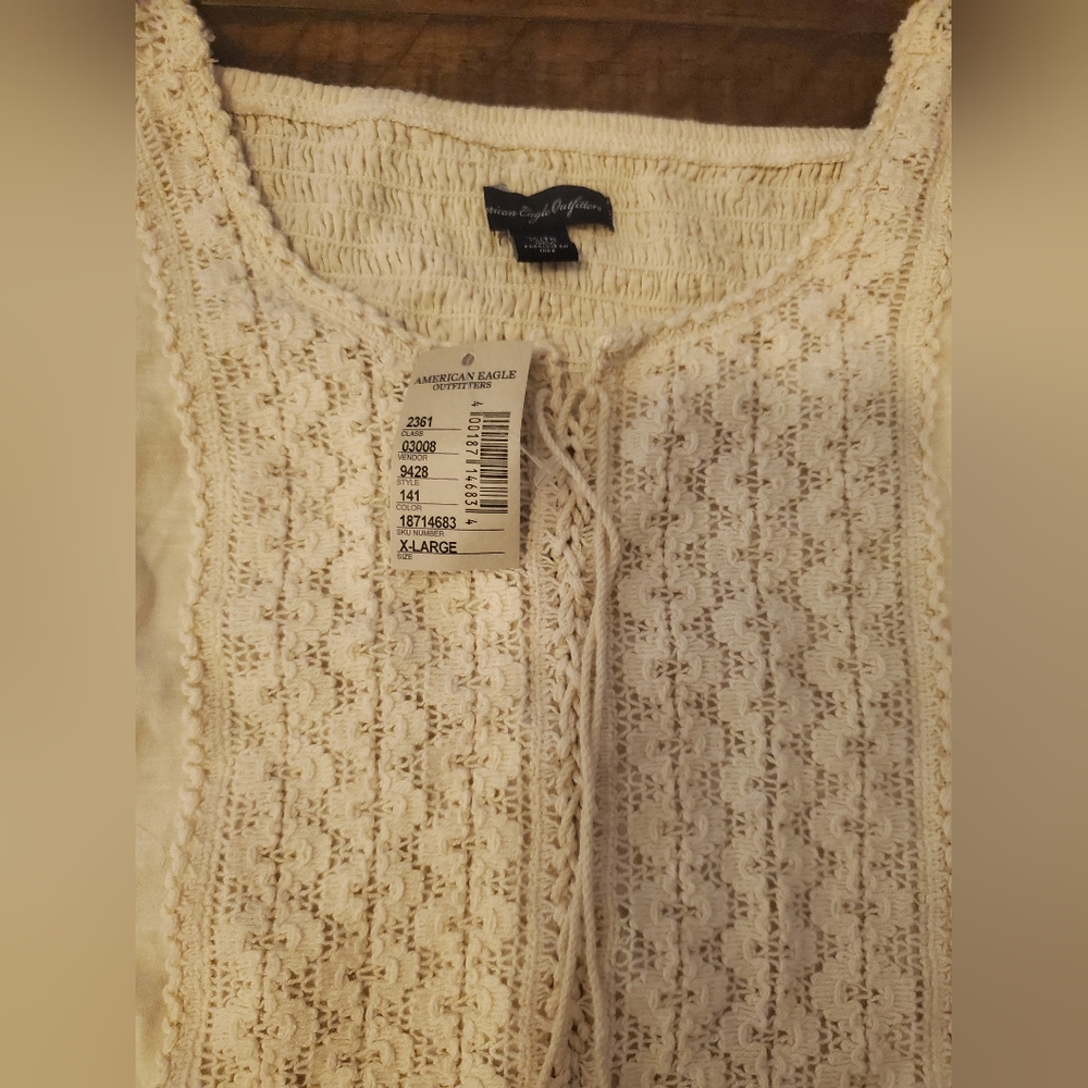 American eagle, ivory crop top, size xl,cute tops, country